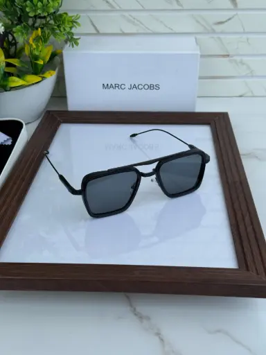 MARC JACOBS