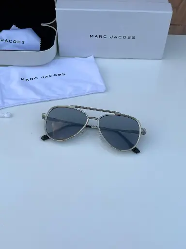 MARC JACOBS